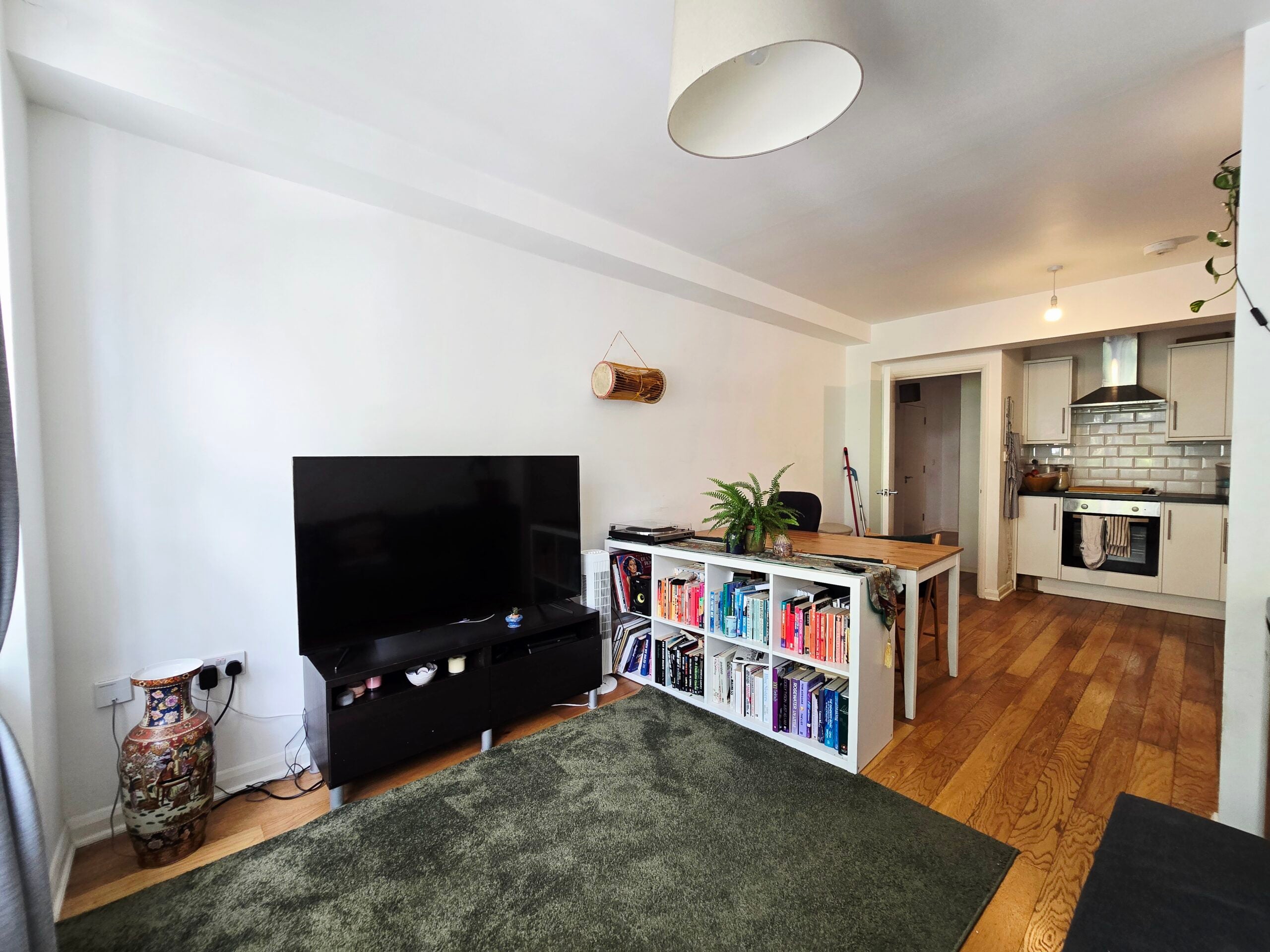Flat Camberwell Road in Greater London