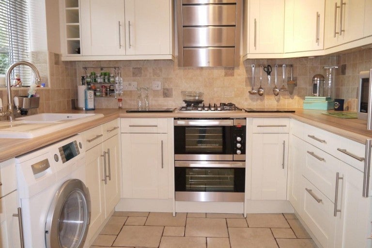 House Medway Close in Harborough