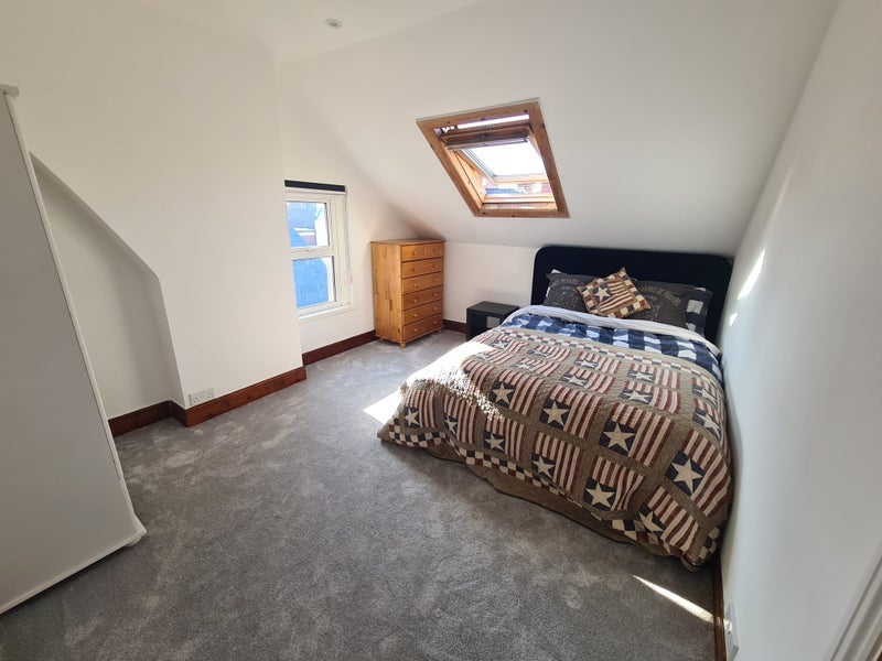 Room Dock View Road in Barry