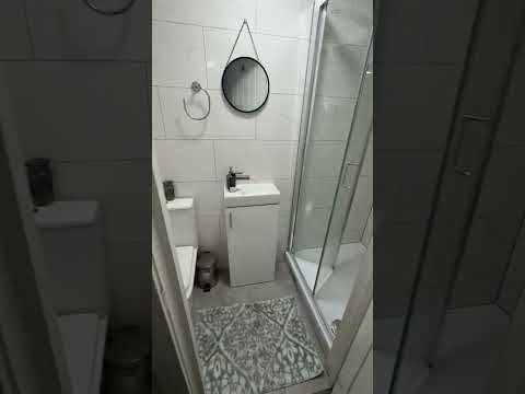 Flat High Street North in Greater London