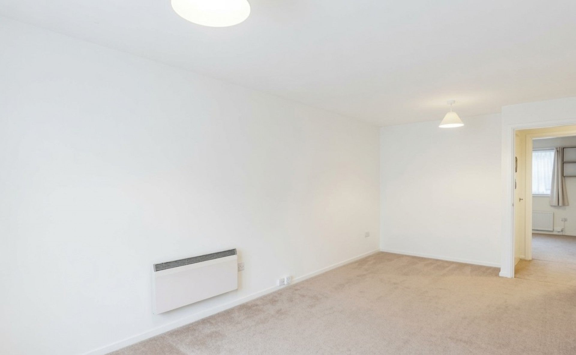 Flat Wraysbury Close in Greater London