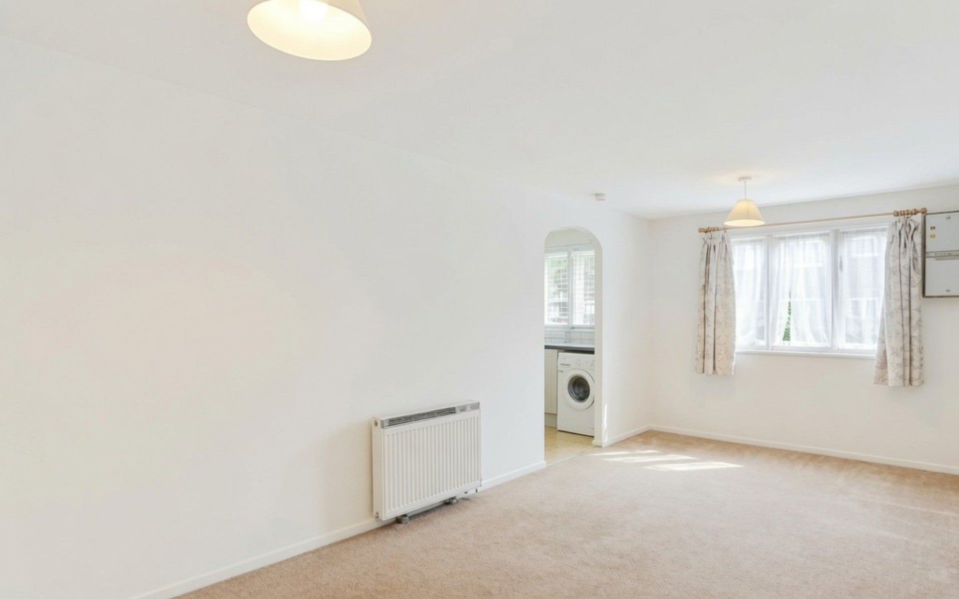 Flat Wraysbury Close in Greater London