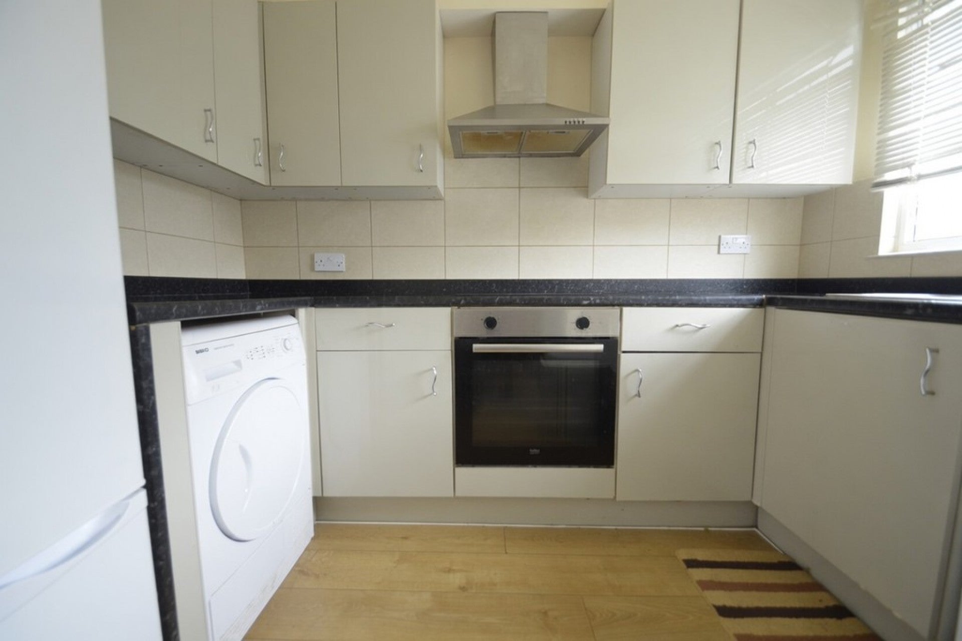Flat Wraysbury Close in Greater London