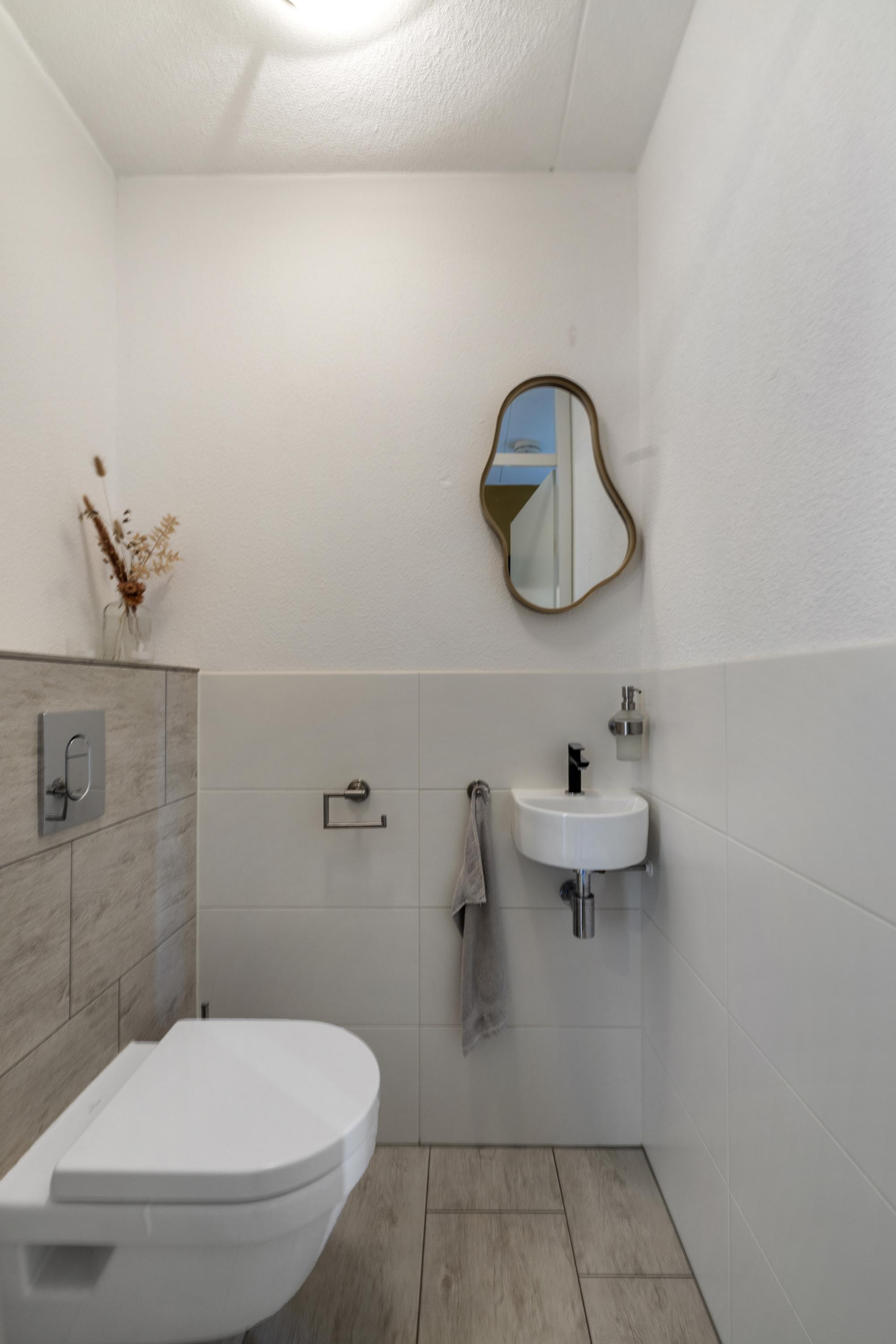 Tussenwoning te koop: Laan van Broekpolder 268, Beverwijk