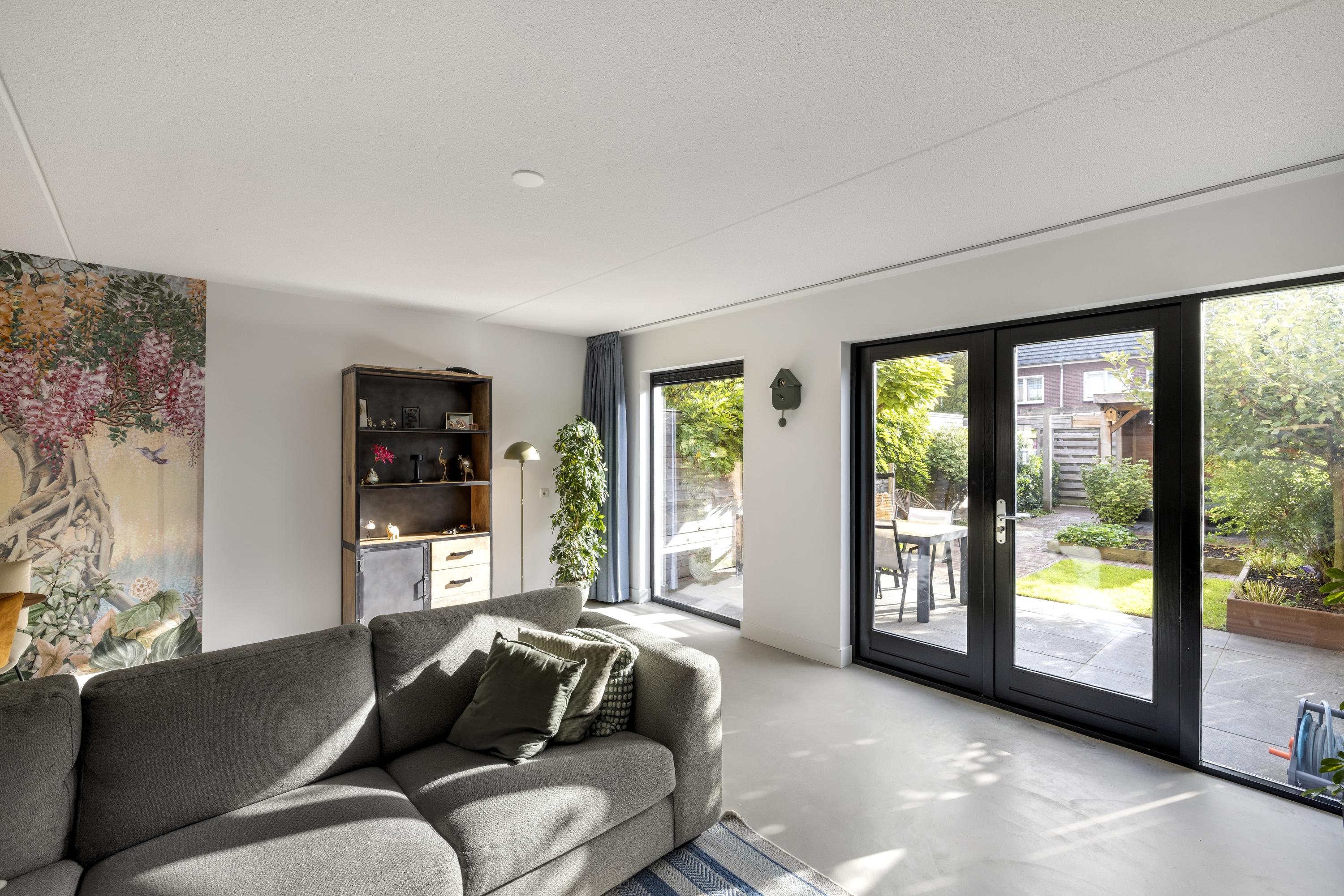 Tussenwoning te koop: Laan van Broekpolder 268, Beverwijk