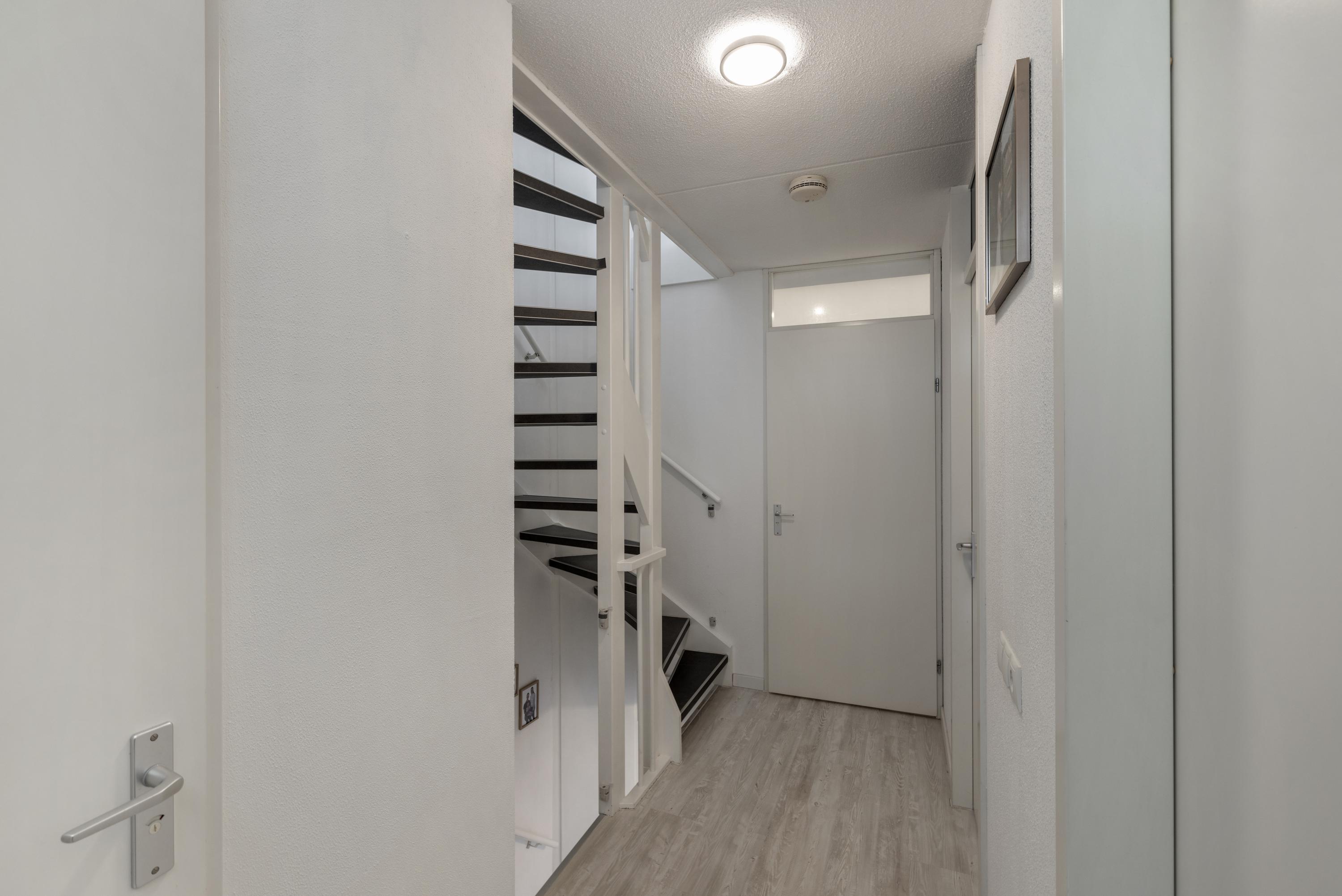 Tussenwoning te koop: Laan van Broekpolder 268, Beverwijk