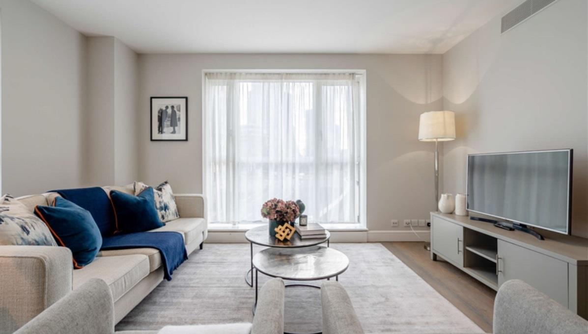 Flat Westferry Circus in Greater London