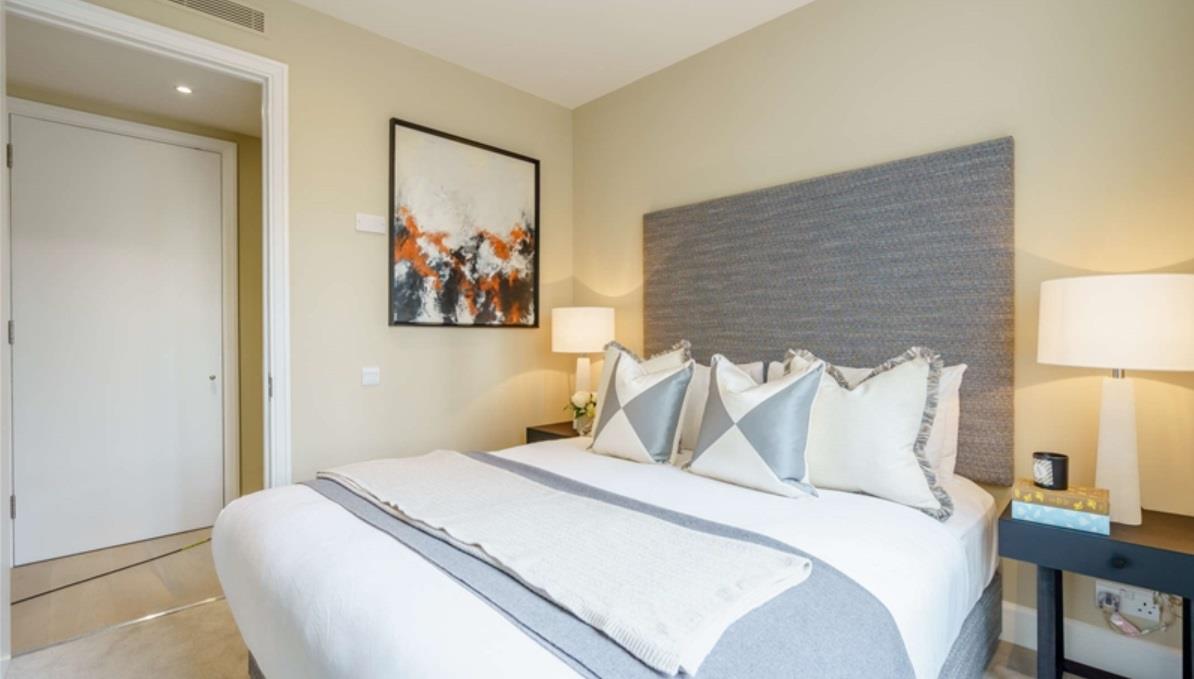 Flat Westferry Circus in Greater London