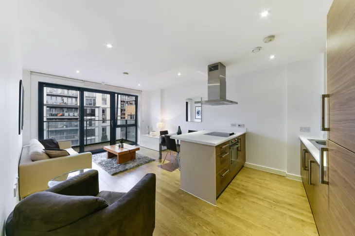 Flat Upper North Street in Greater London