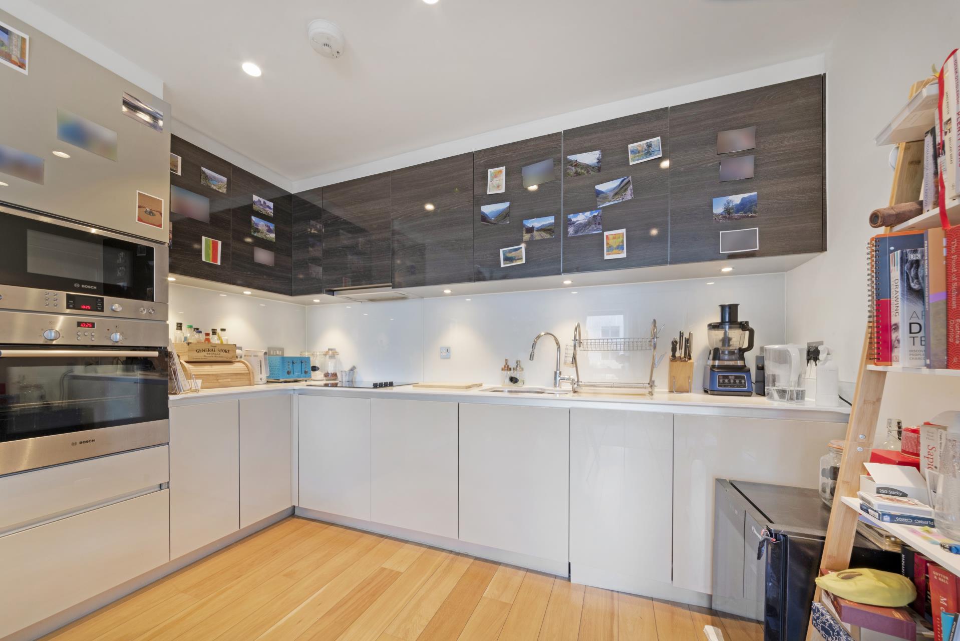 Flat Rathbone Market in Greater London