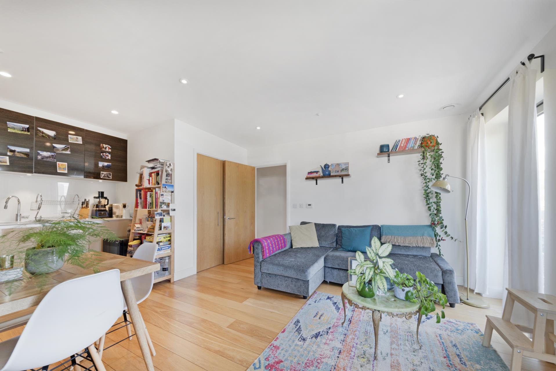 Flat Rathbone Market in Greater London