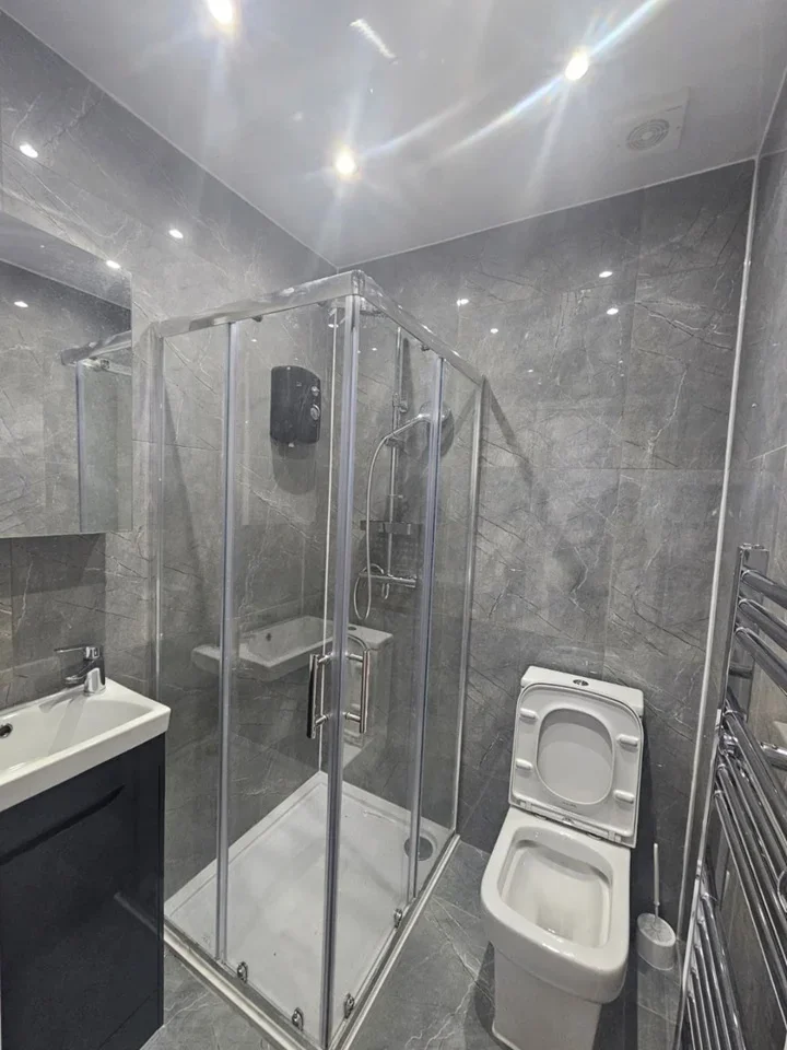 Room Grenoble Gardens in Greater London