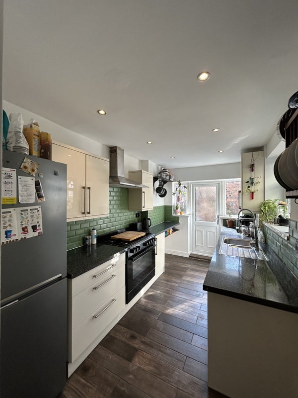 Room Fitzwarren Street in Salford