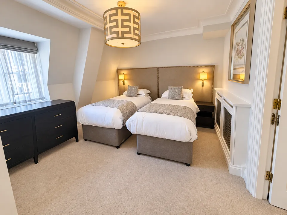 Flat Prince of Wales Terrace in Greater London