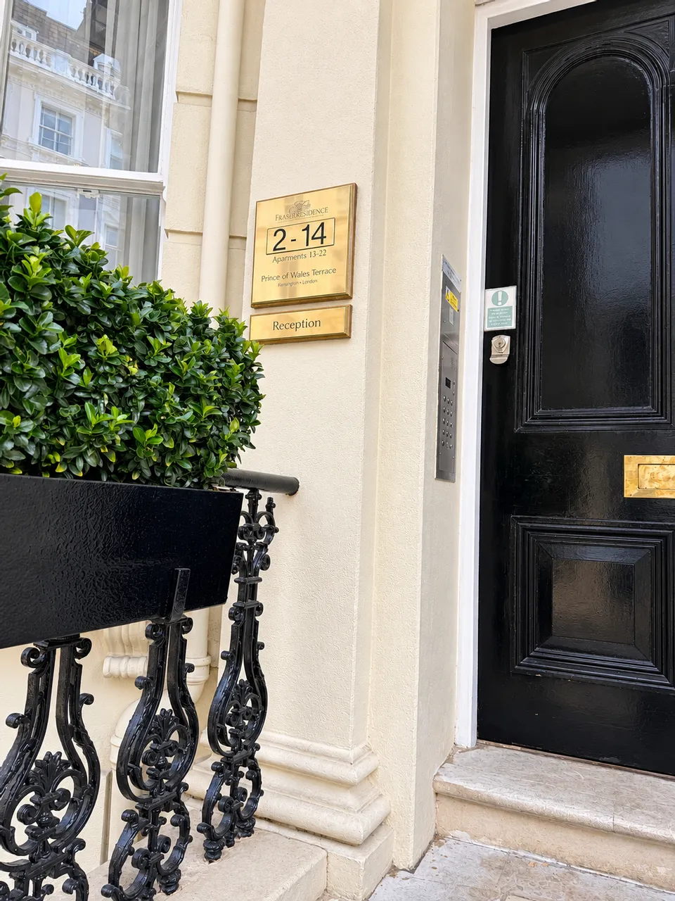 Flat Prince of Wales Terrace in Greater London