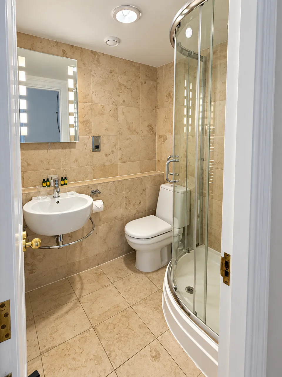 Flat Prince of Wales Terrace in Greater London