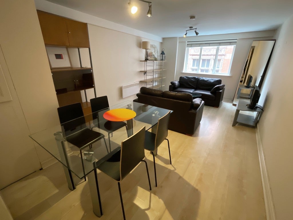 Flat Granby Row in Manchester