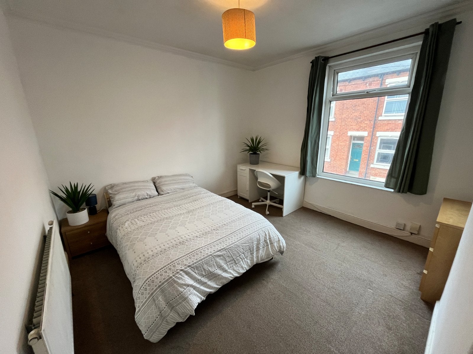 House Burley Lodge Terrace in Leeds
