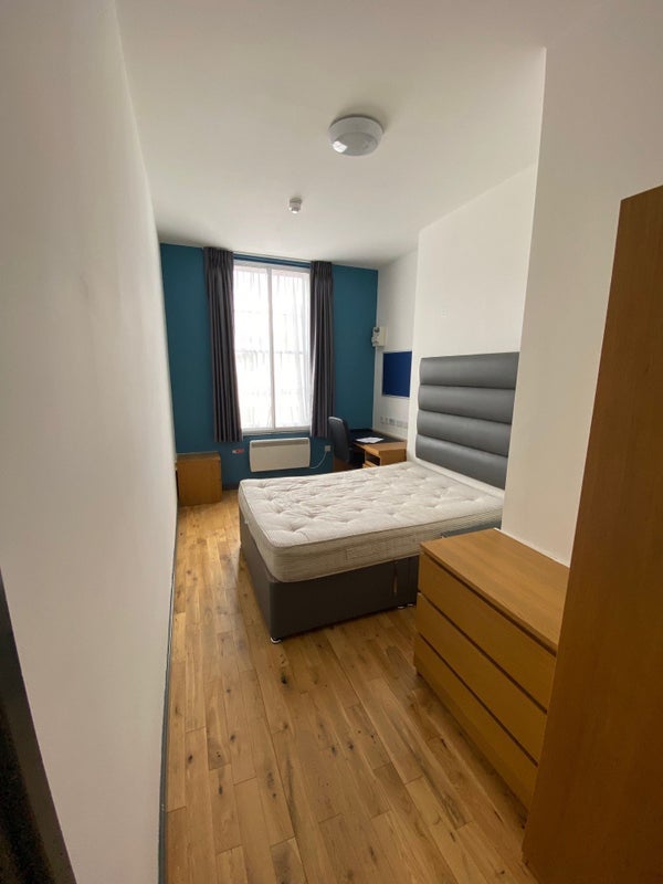 Room Slater Street in Liverpool