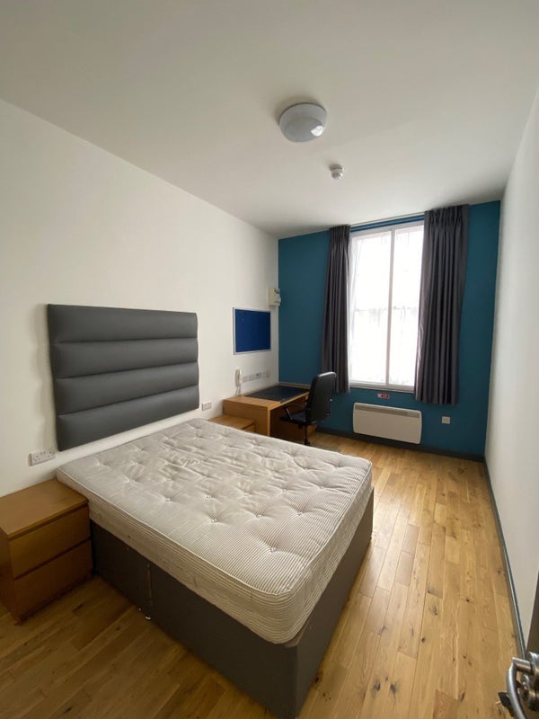 Room Slater Street in Liverpool