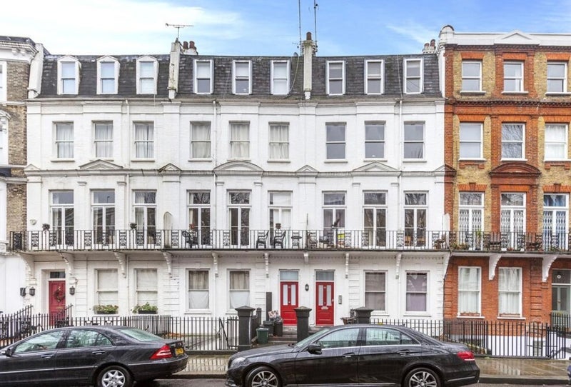 Flat Philbeach Gardens in Greater London