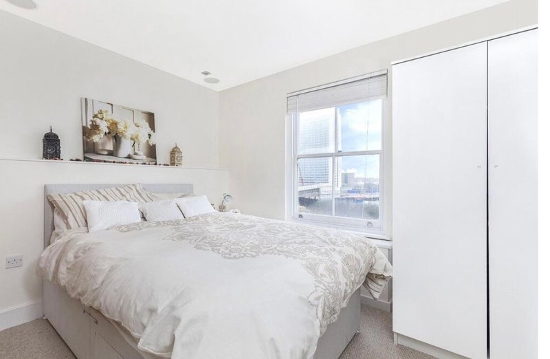 Flat Philbeach Gardens in Greater London