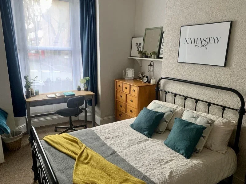 Room North Cray Road in Greater London