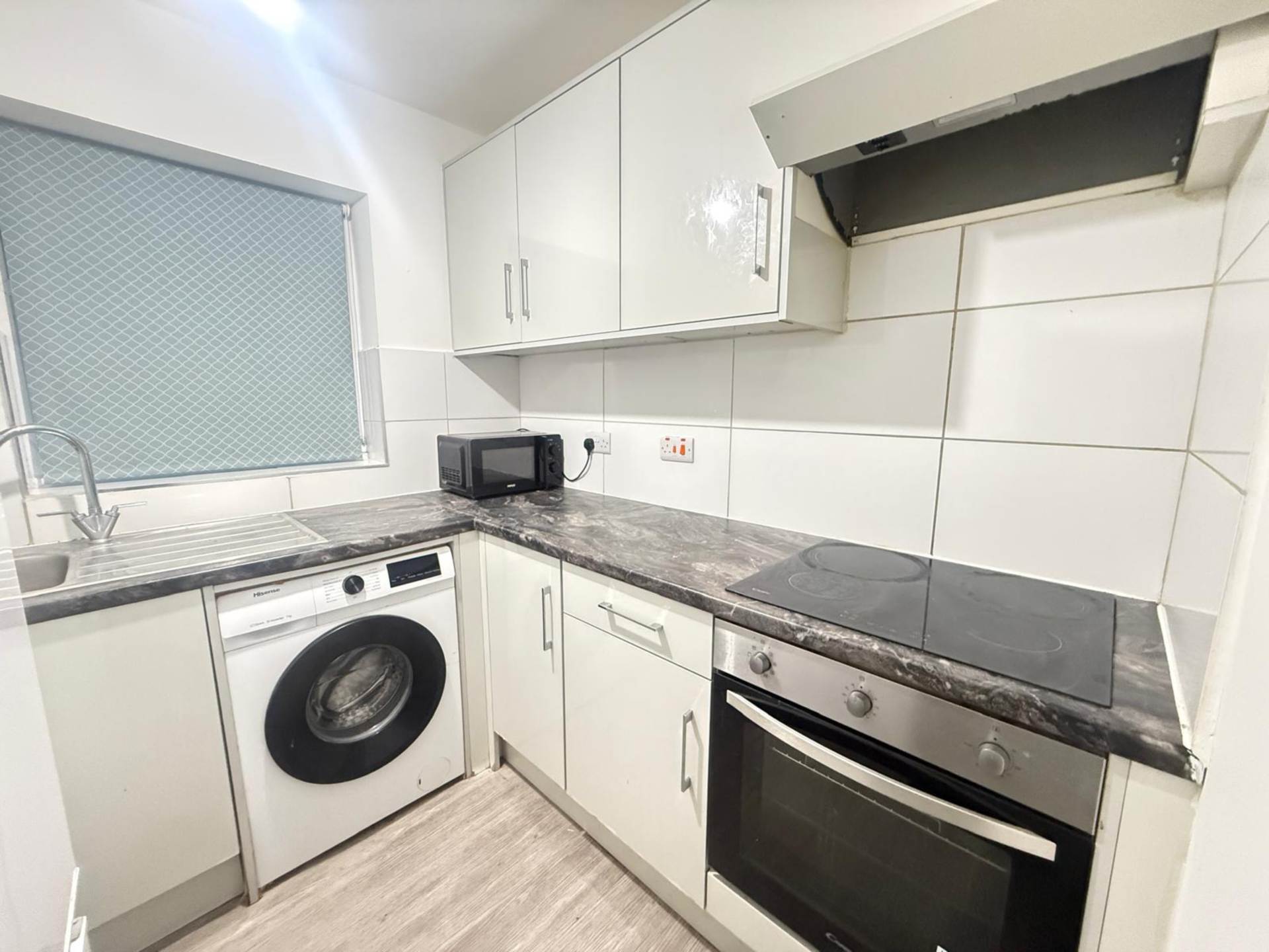 Flat Pinn Close in Greater London