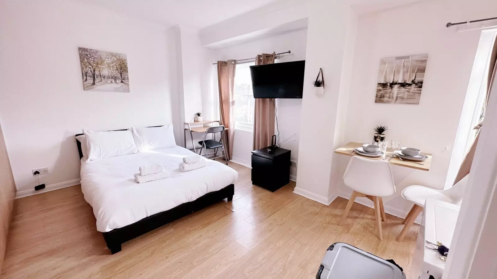 Flat Thorndike Close in Greater London