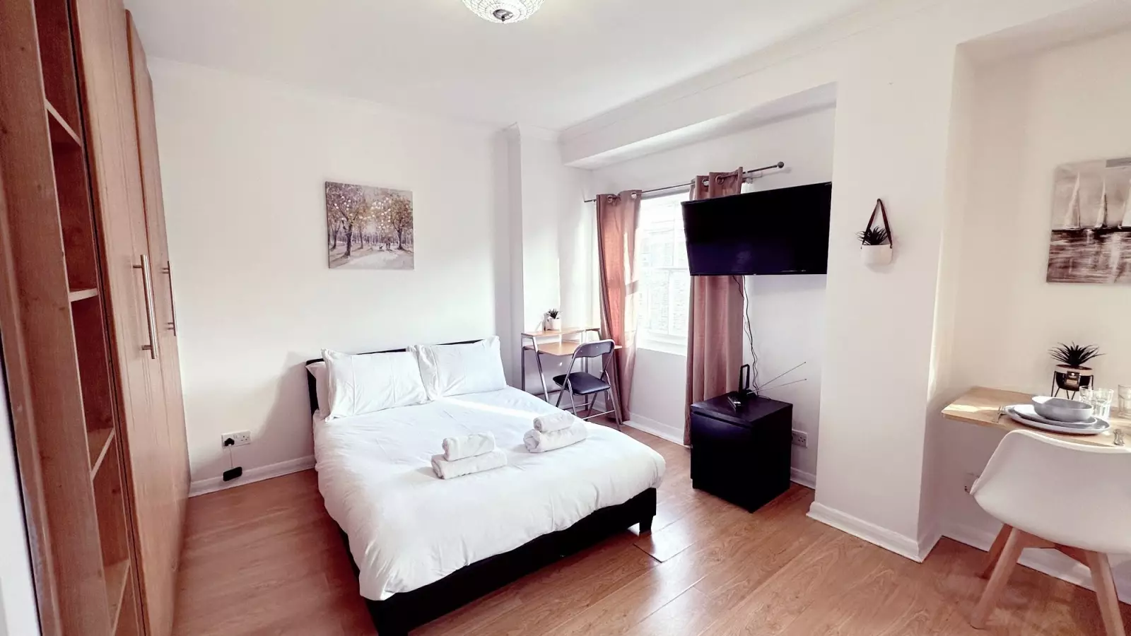 Flat Thorndike Close in Greater London