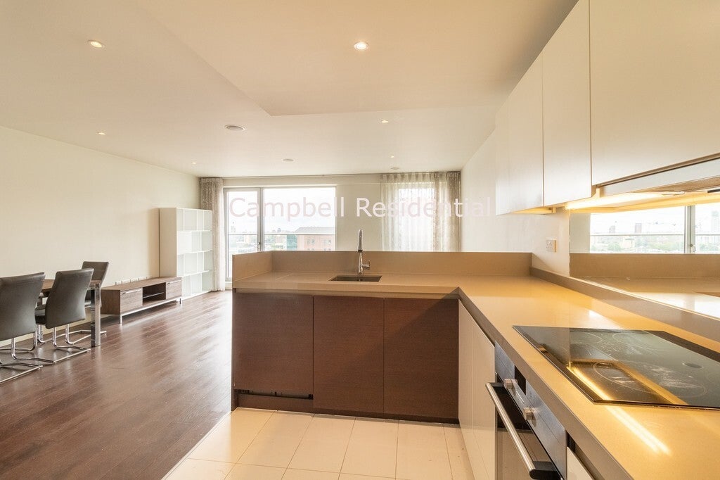Flat Baltimore Wharf in Greater London