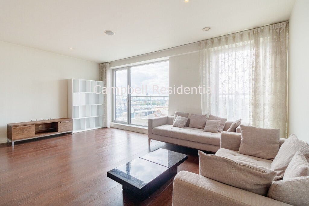 Flat Baltimore Wharf in Greater London