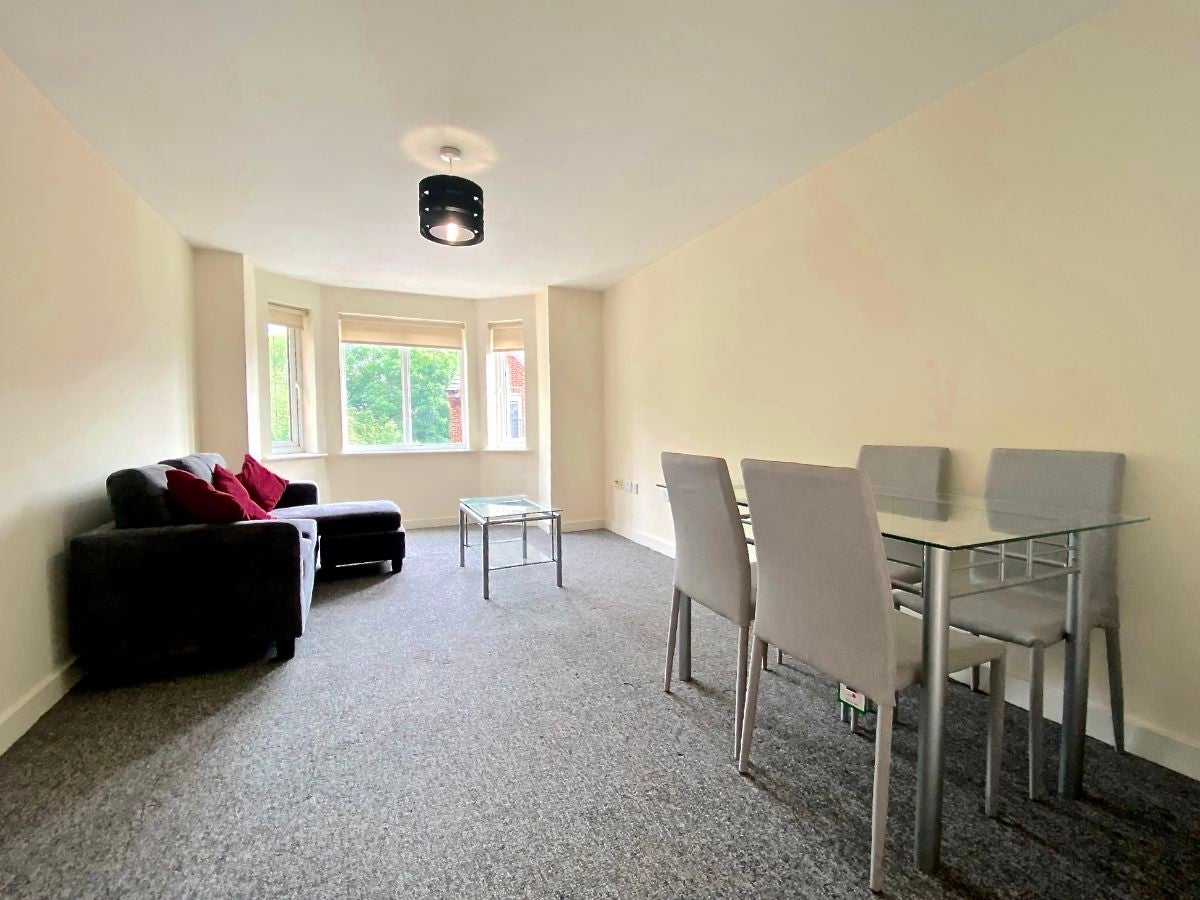Flat Kingfisher Drive in Wombwell