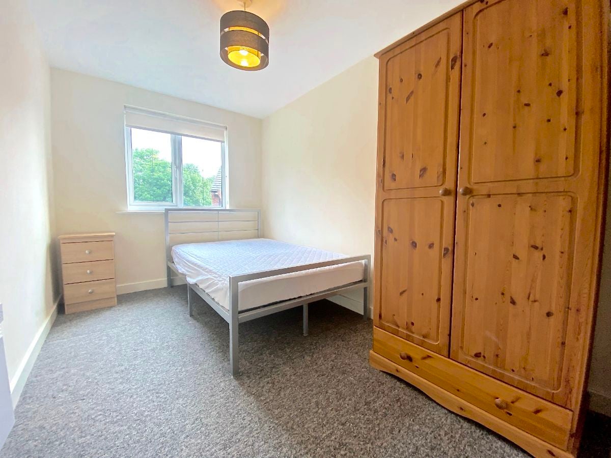 Flat Kingfisher Drive in Wombwell