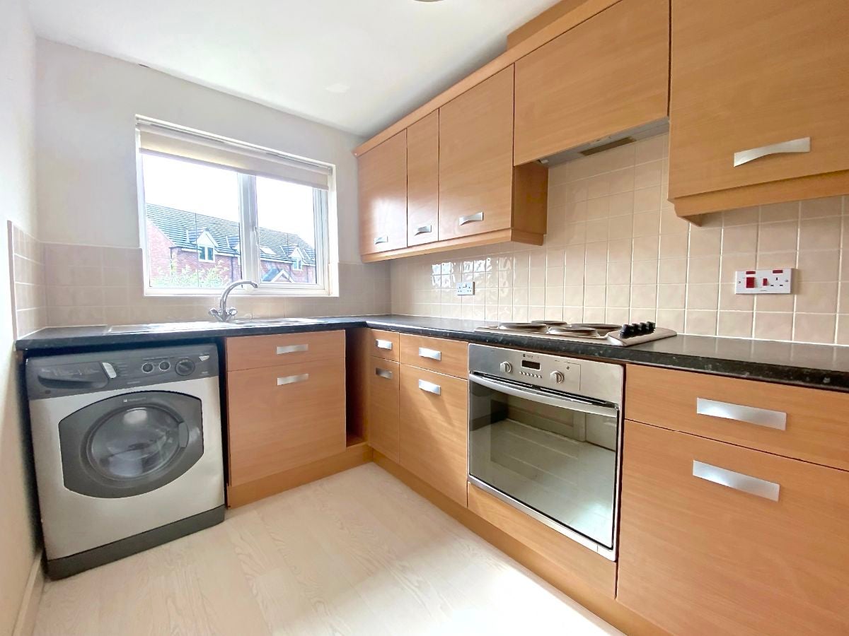 Flat Kingfisher Drive in Wombwell