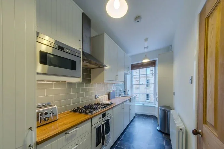 Flat Raeburn Place in City of Edinburgh