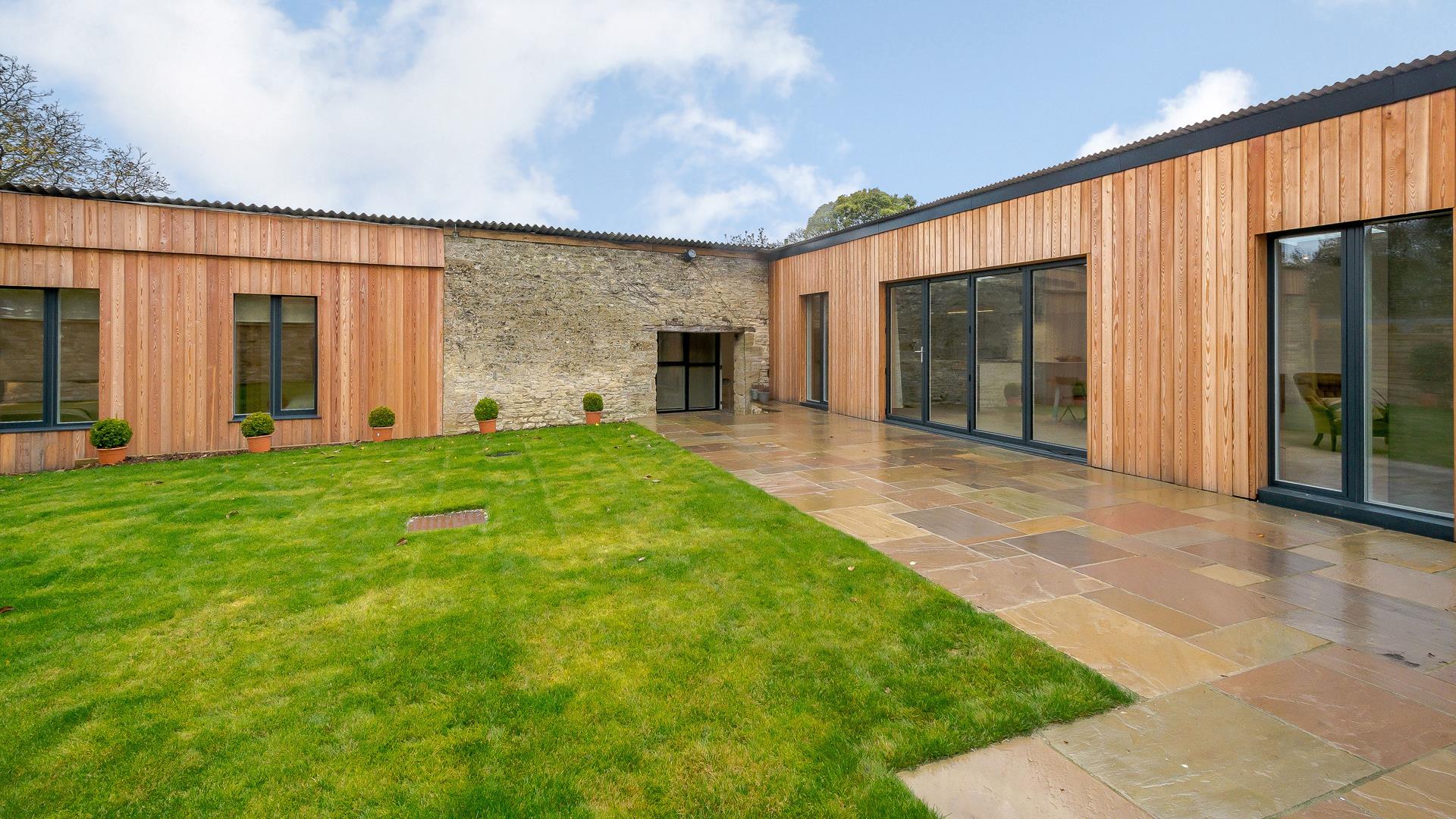 House Westhall Hill in West Oxfordshire