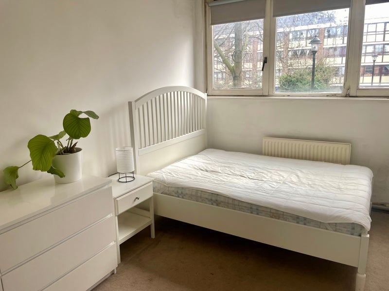 Flat Crondall Street in Greater London