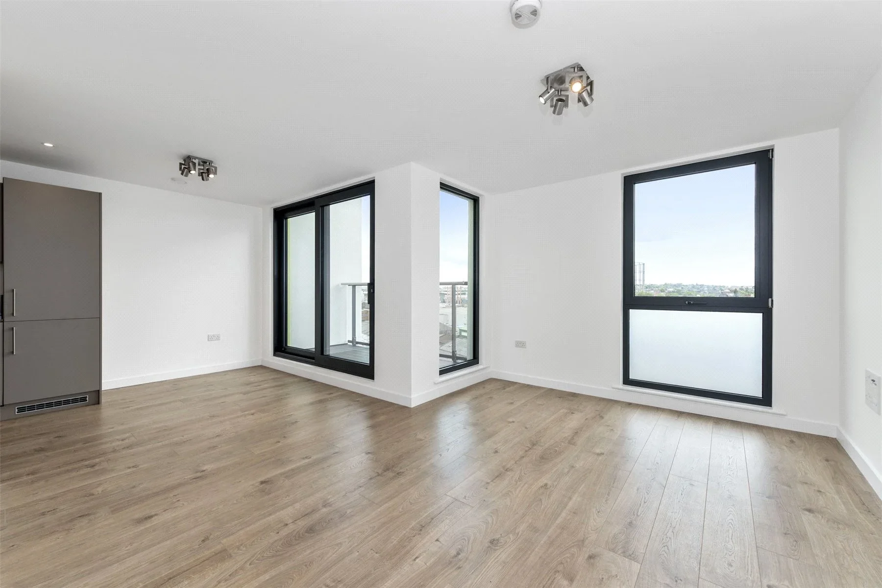 Flat Rotherhithe New Road in Greater London