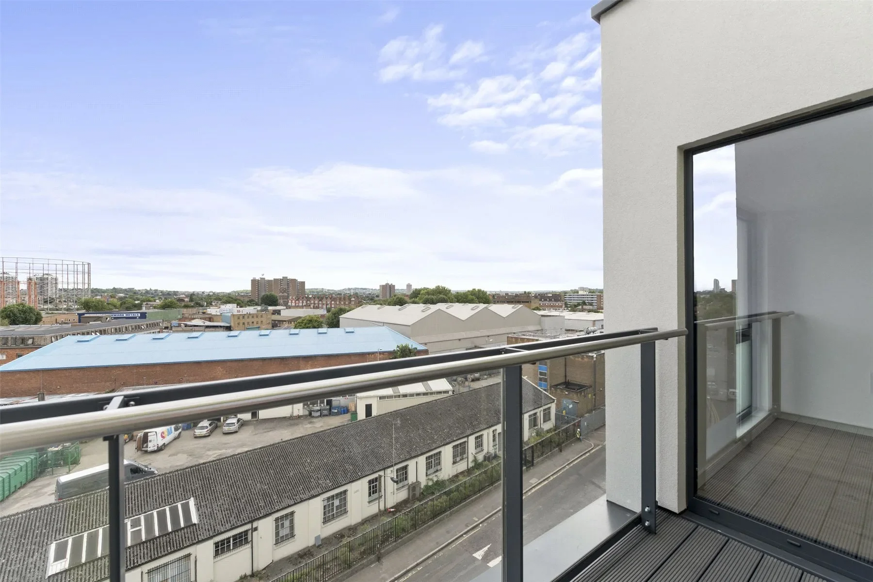 Flat Rotherhithe New Road in Greater London