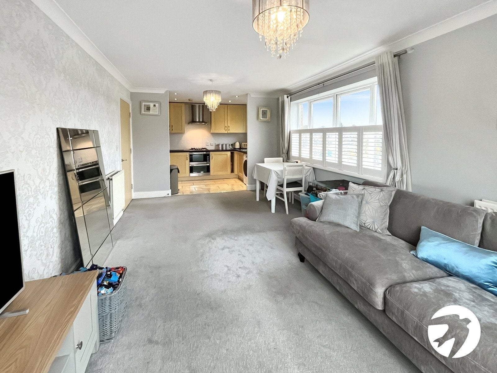 Flat Robinson Way in Dartford