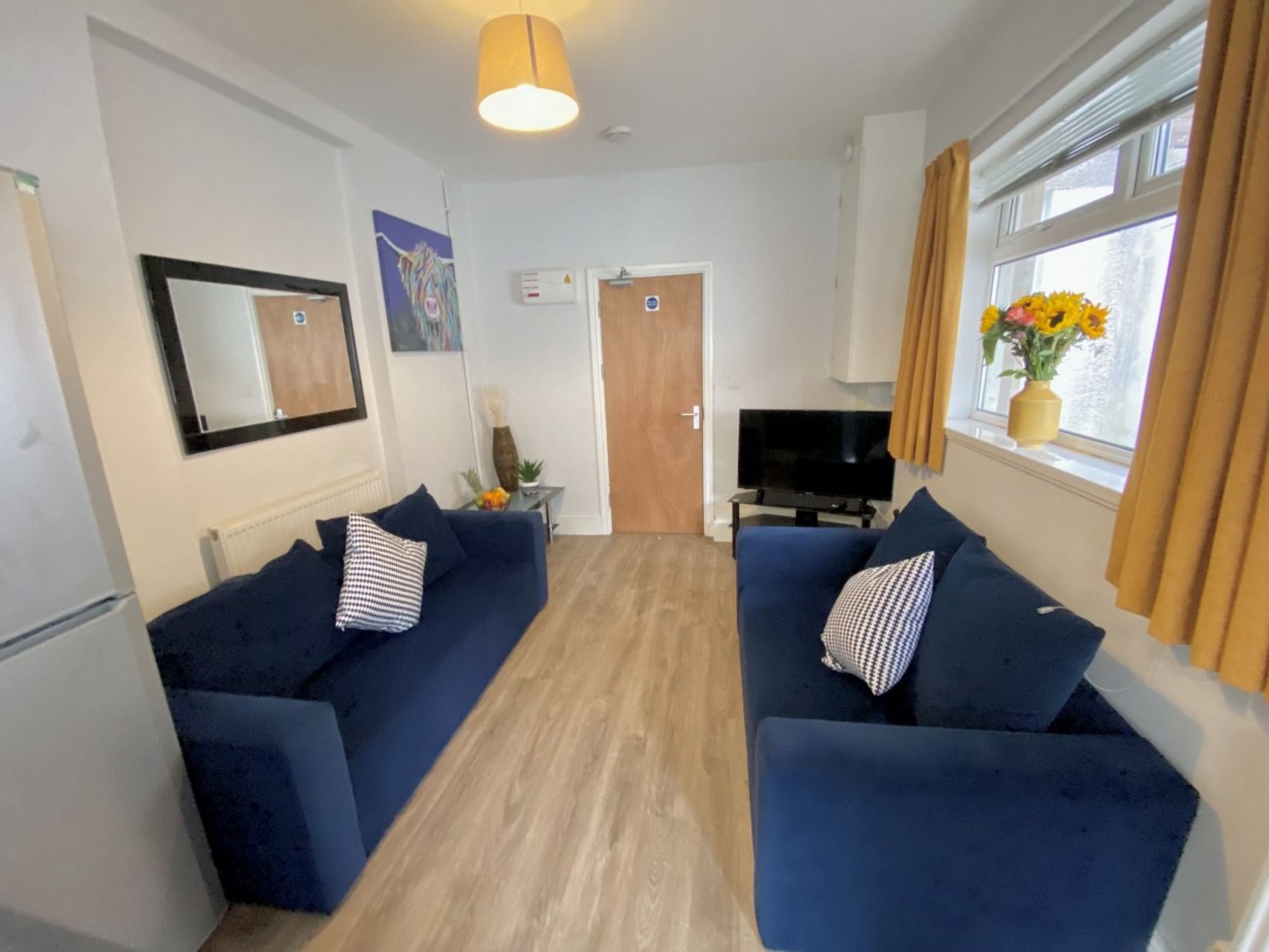 Flat Rhondda Street in Swansea