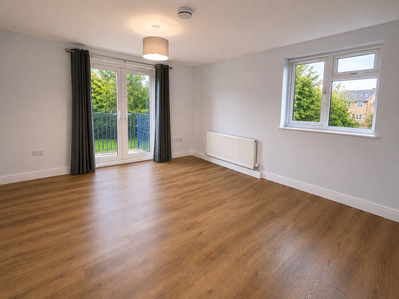 Flat Tenda Road in Greater London