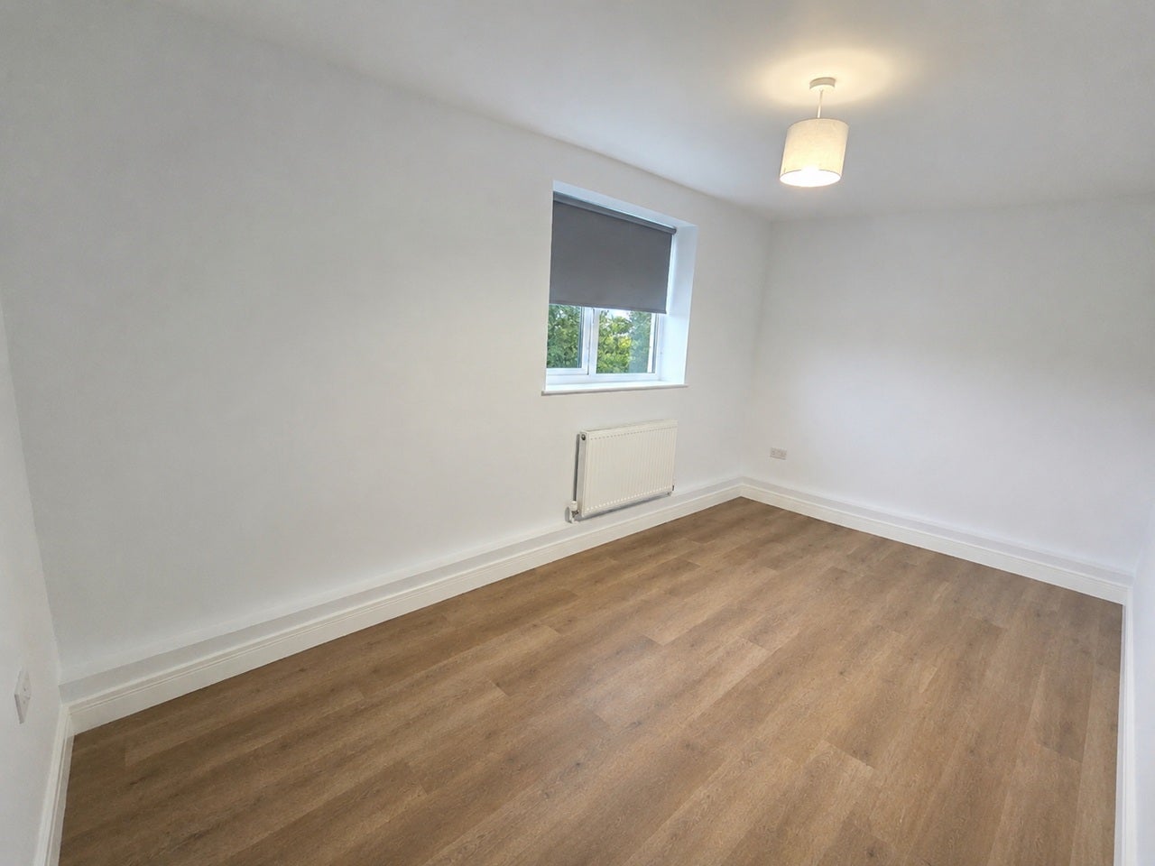 Flat Tenda Road in Greater London