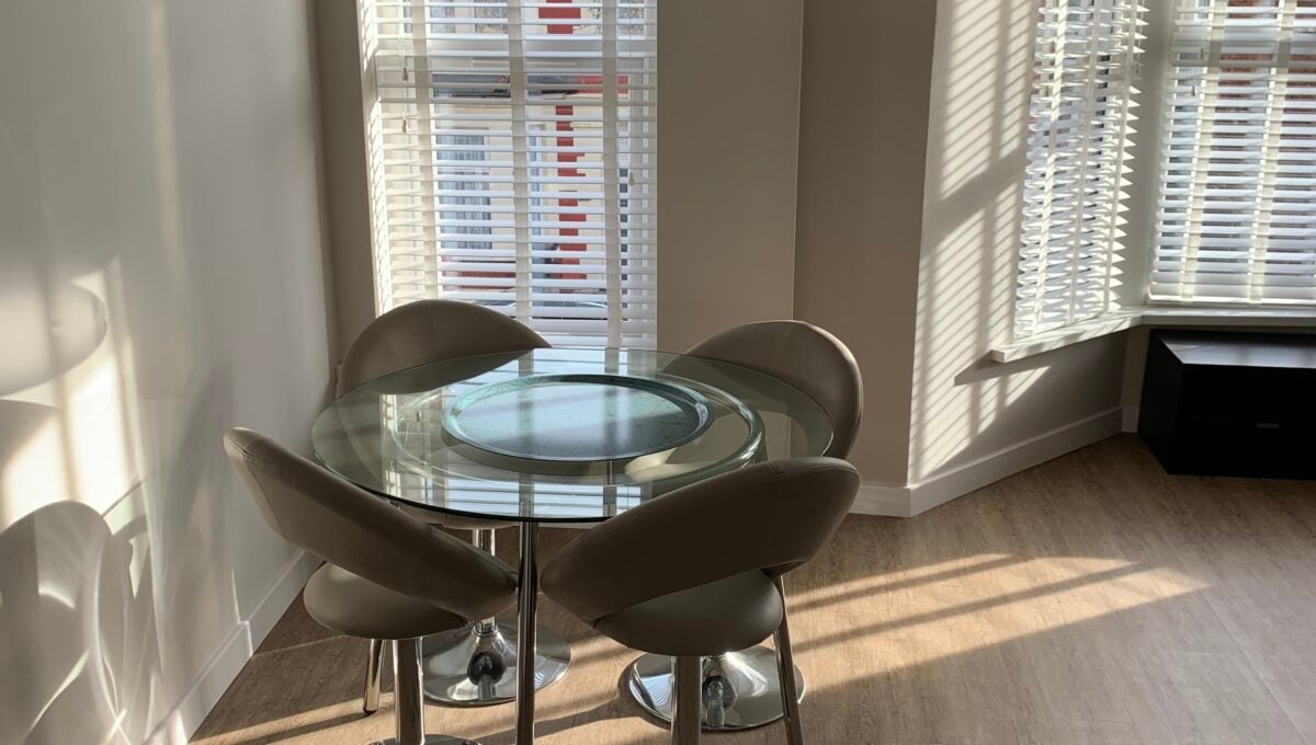 Flat Cymmer Street in Cardiff