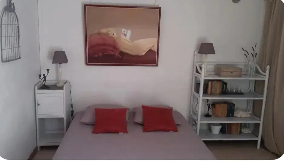 Room Rue des Gazons in Nîmes