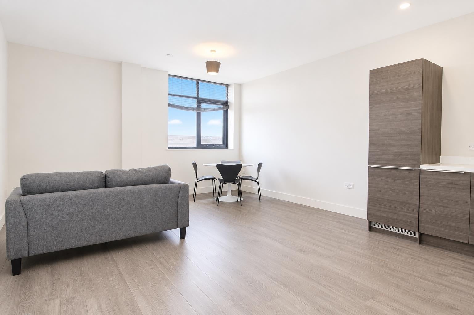 Flat Dawsons Square in Leeds