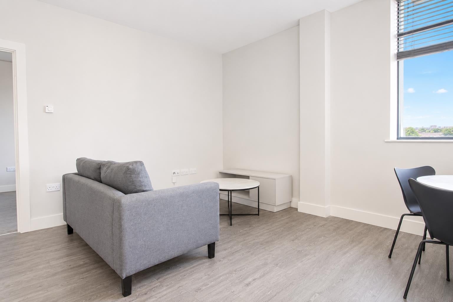 Flat Dawsons Square in Leeds