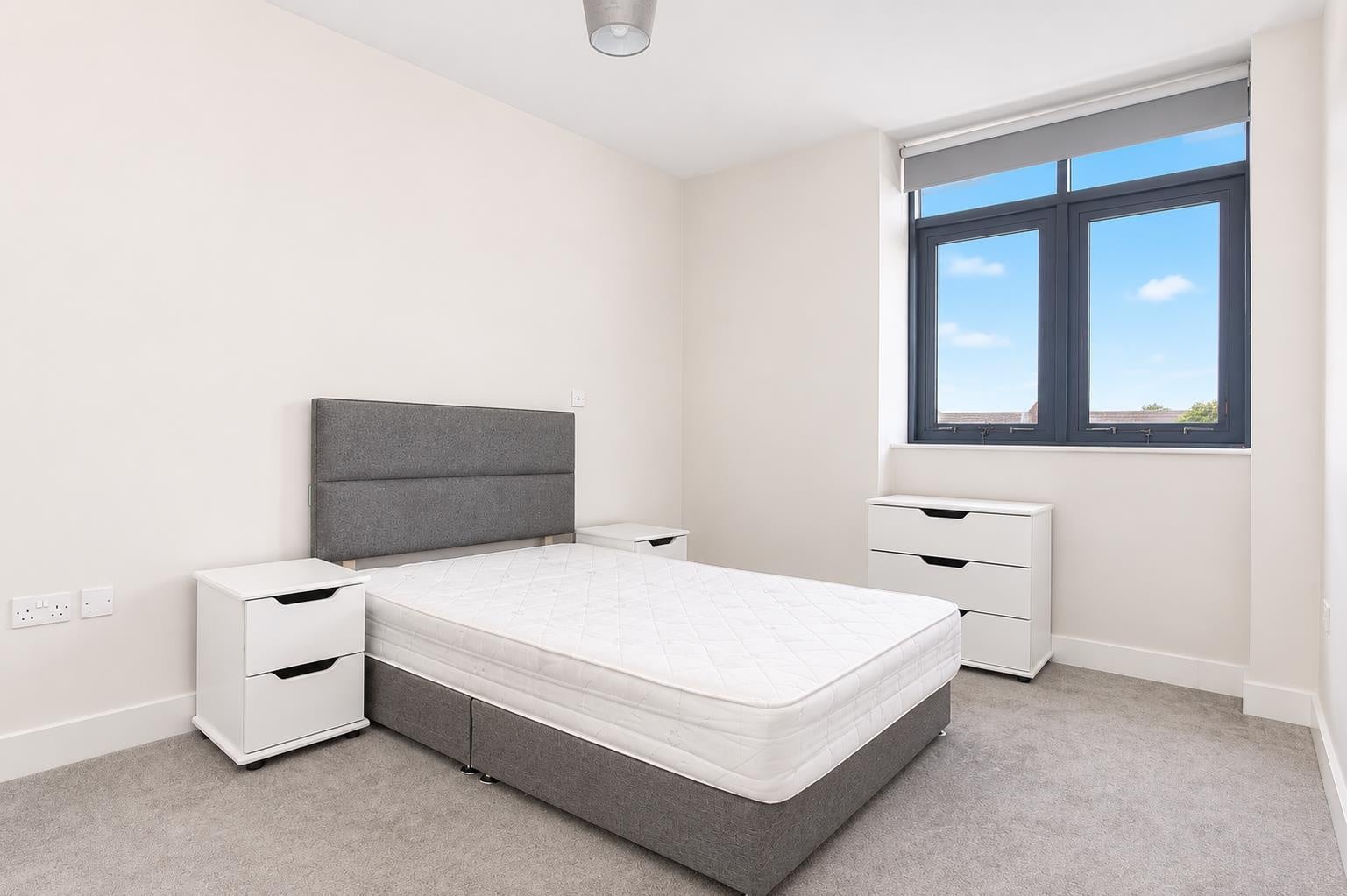 Flat Dawsons Square in Leeds