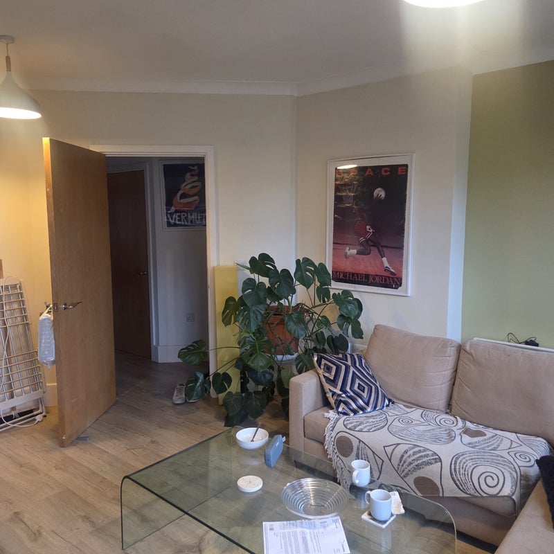 Room Middleton Road in Greater London